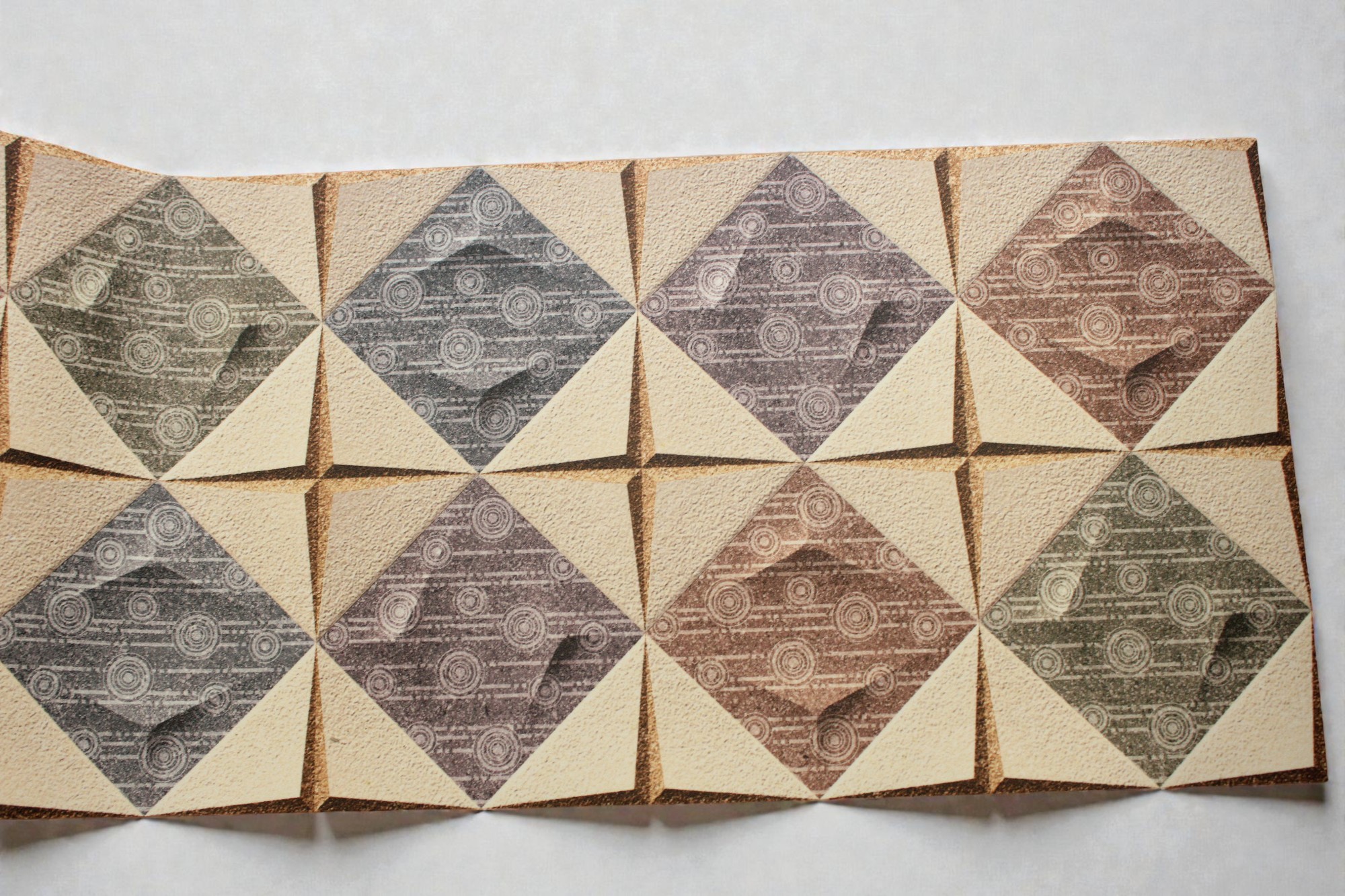 TAPPETO AL METRO IN PVC LISCIO FANTASIA GEOMETRICA